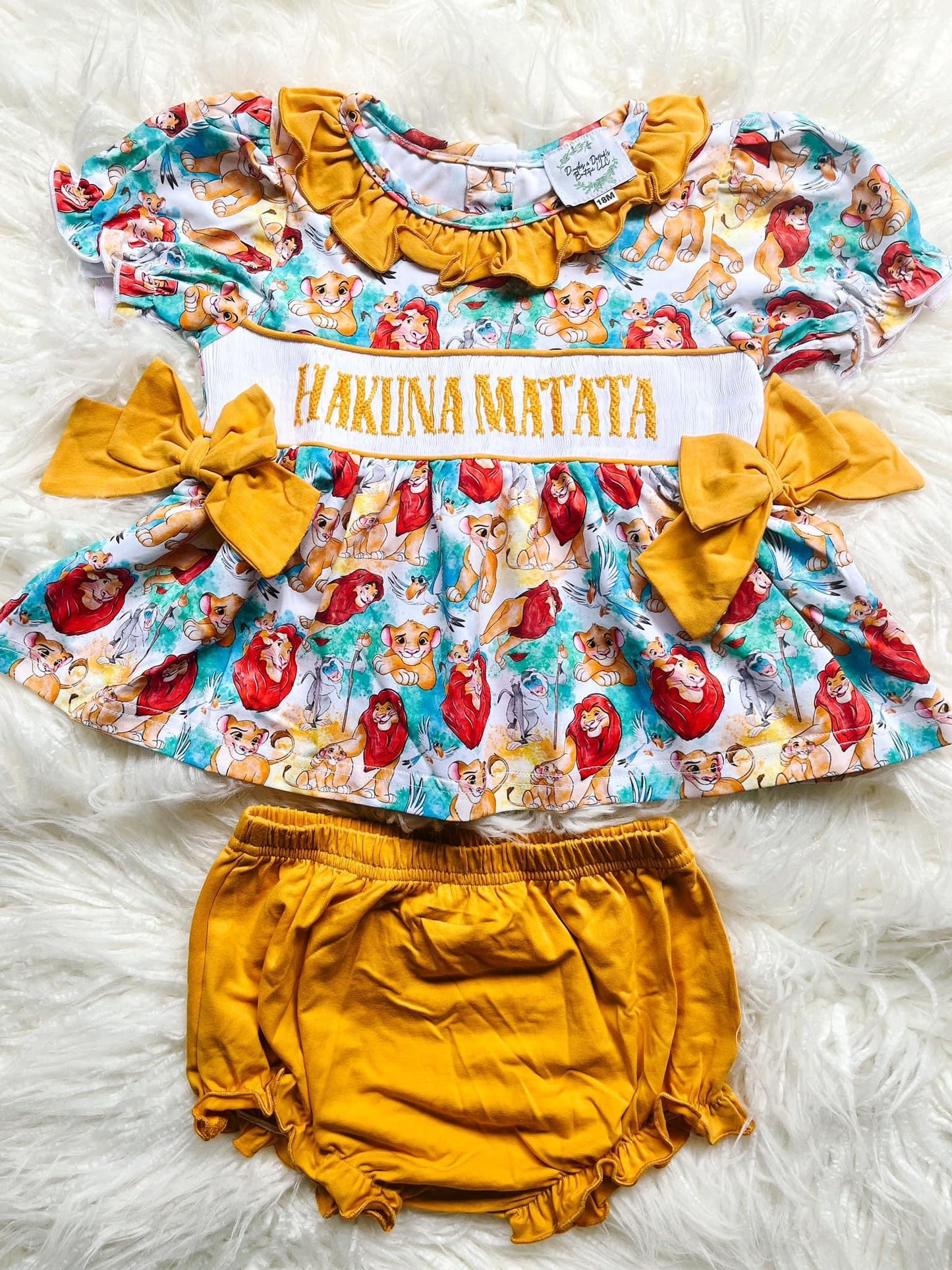 Lion SMOCKED girl set